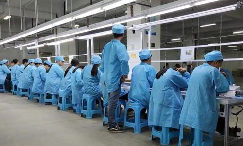 打工小伙进了深圳富士康做临时工,26元一小时,曾经最高时达到30