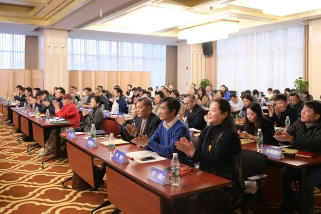 主动延伸“家”的边际，杨浦成立全市首家新联会工会联合会，探索劳务派遣服务新路径