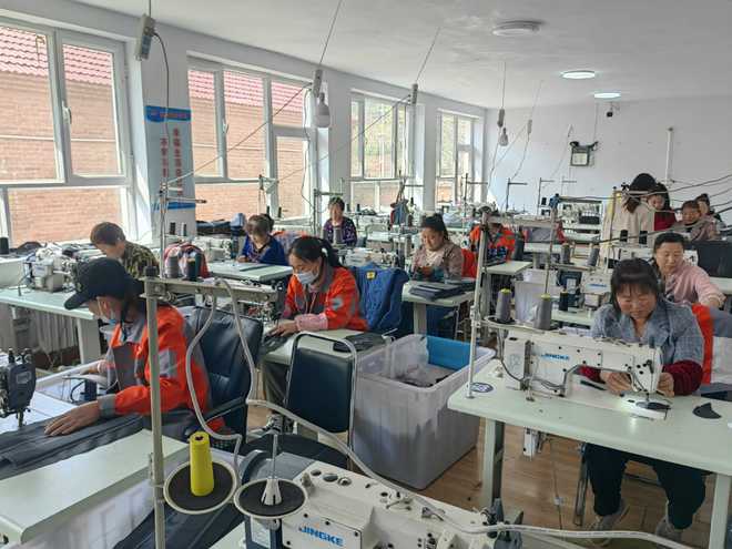 河北围场 微工厂与劳务派遣双引擎驱动就业振兴